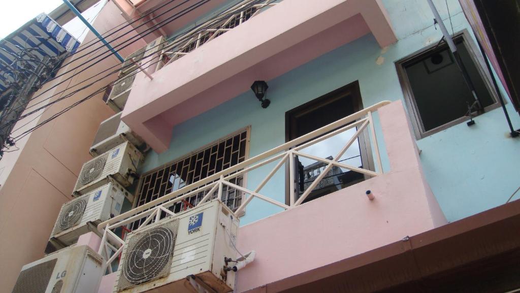 Candy House Patong Esterno foto
